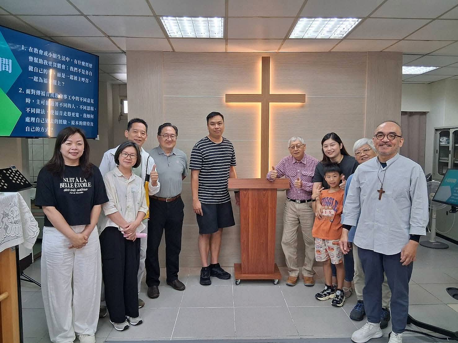 久在香港做生意的弟兄一家回屬靈家相聚