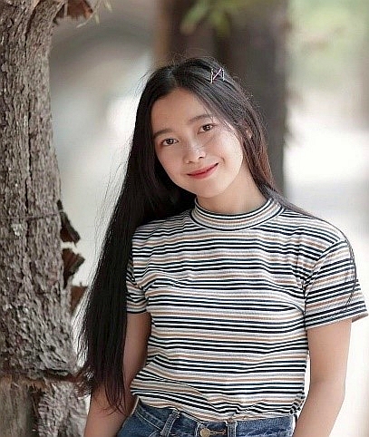 我叫Janie， 家在清邁府的山區， 在梅州大學修讀經濟，今年讀大三。