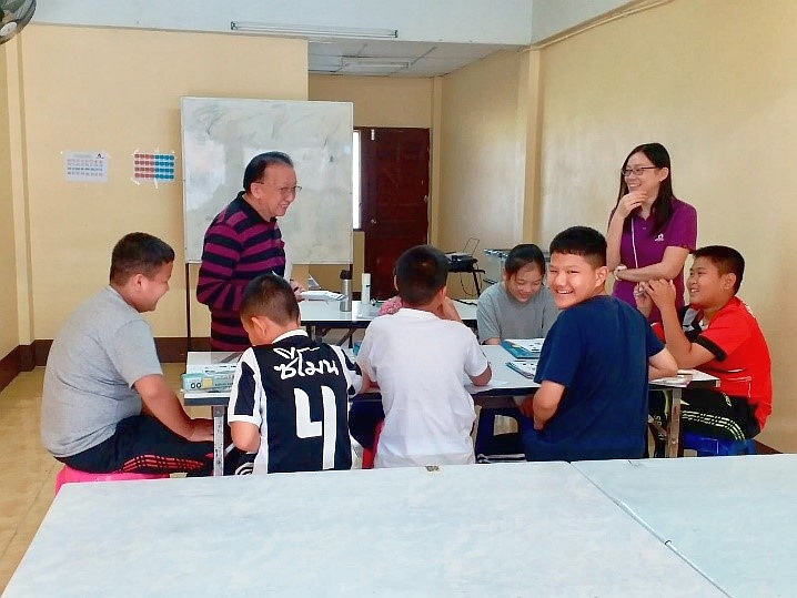 恩福東九堂短宣隊員教授普通話