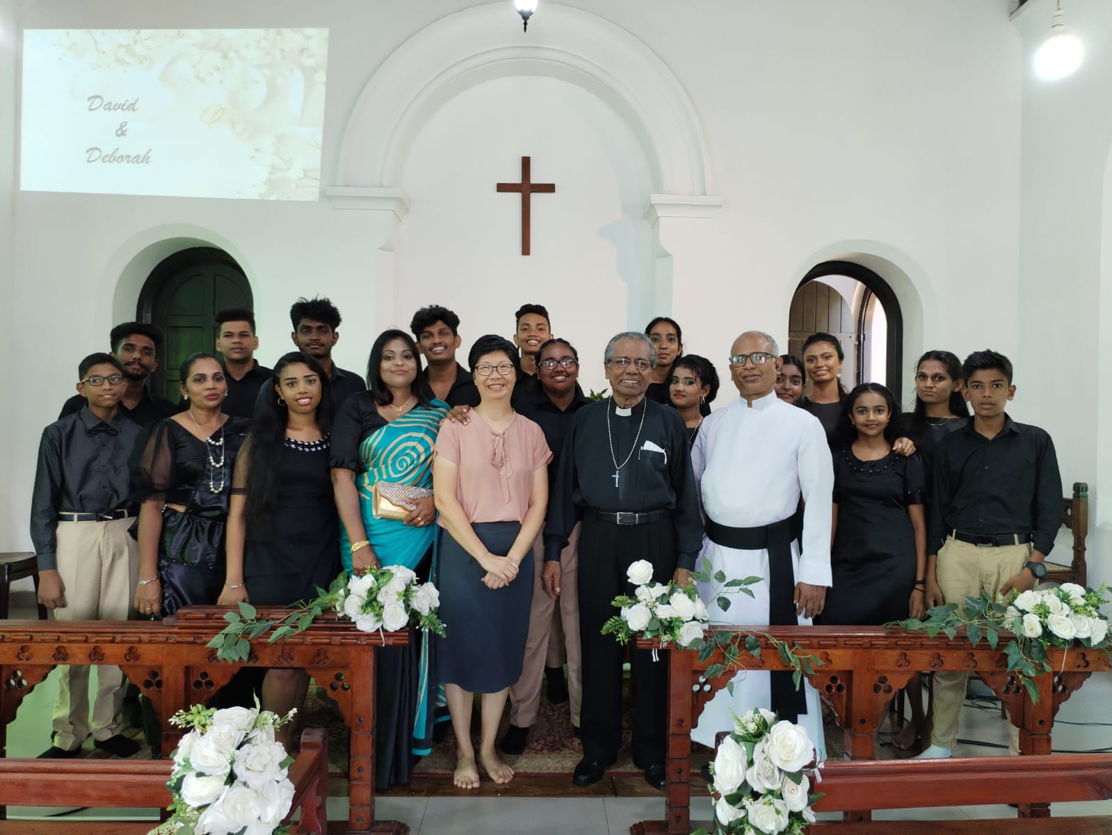 在婚禮上與肢體合照